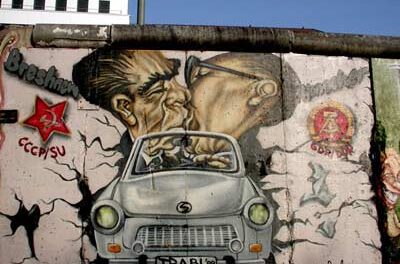 Air Berlin celebra el 25 aniversario de la caída del Muro de Berlín