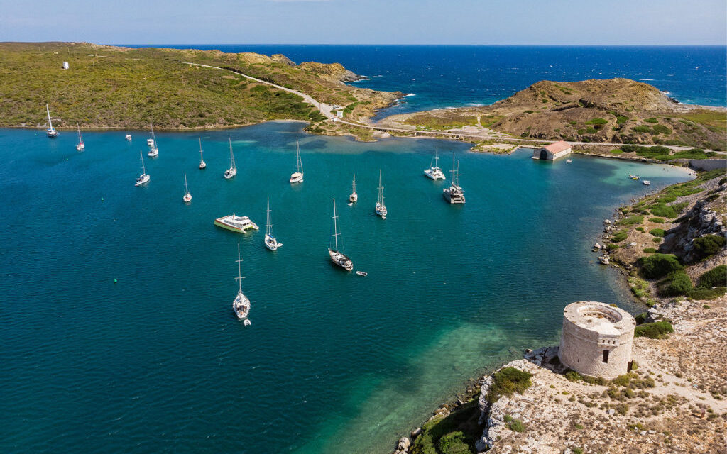 Descubre las dos playas más secretas de Menorca