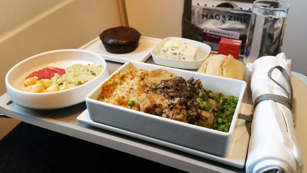 Las aerolíneas que mejor comida dan a los viajeros