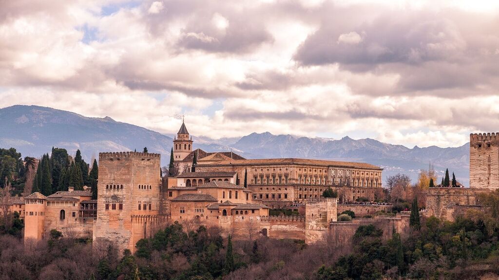 Una turista viaja por error a Granada y no ve la Alhambra