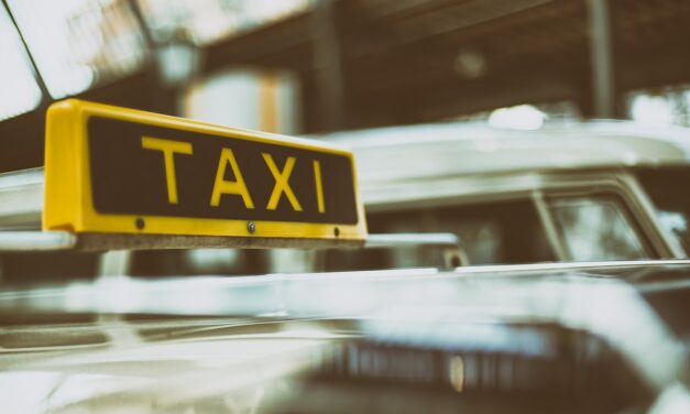 ¿Cómo contratar un taxi en el Aeropuerto de Málaga?